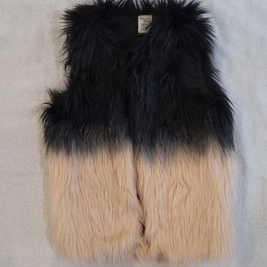 Girls 5T Furry Pink/Peach Colored Vest